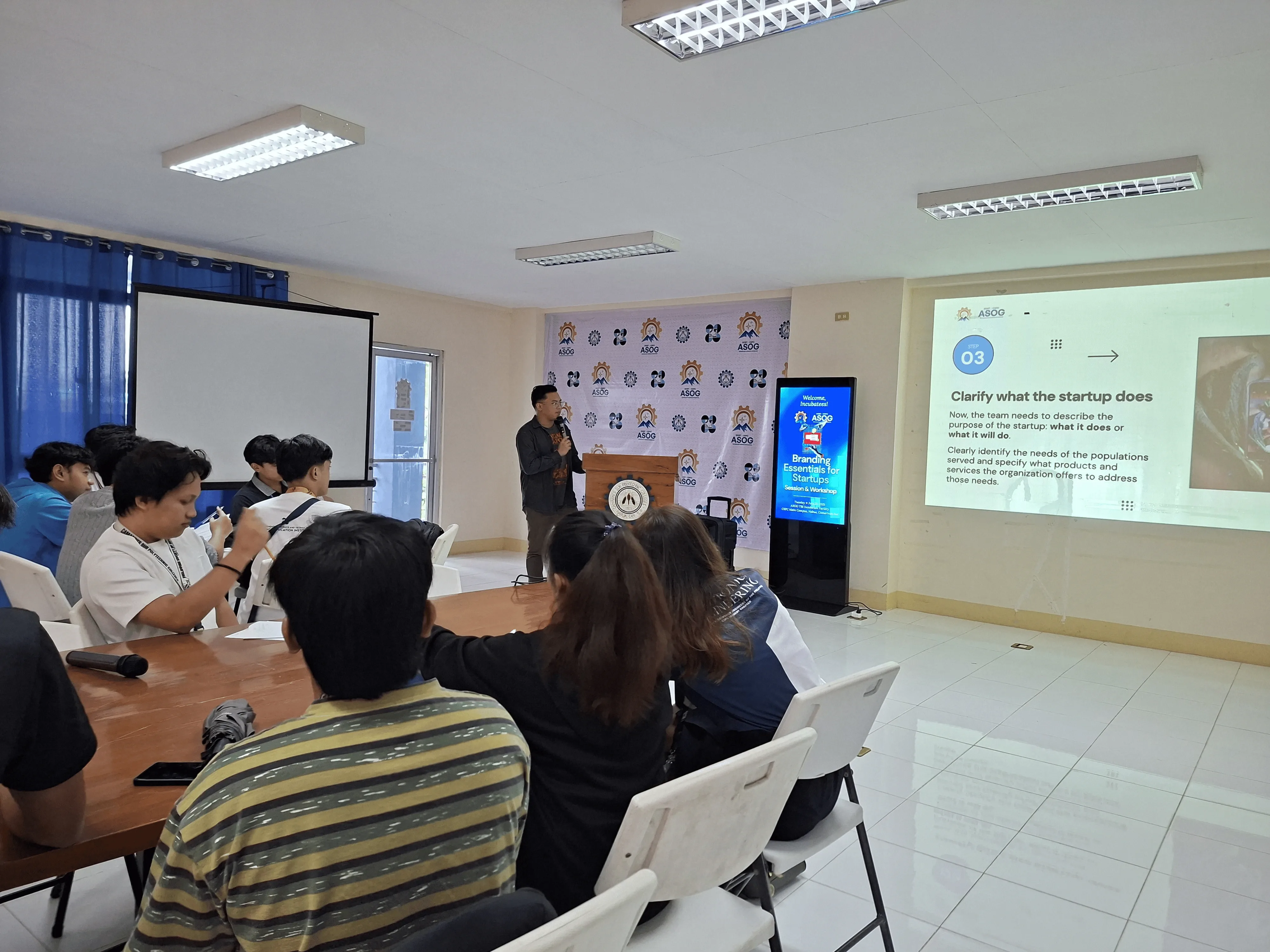 Branding session held for incubatees
